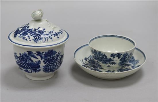 A Worcester fence pattern teabowl and saucer, and a similar sugar bowl and cover, c.1770, 12.5cm and 11.5cm
